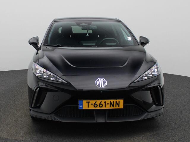 MG 4 MG4 Electric Luxury 64 kWh | Climate Control / ECC | Cruise control Adaptive | Navigatie | Half lederen bekleding | Stoelverwarming | LED koplampen | Park Distance Control voor en achter | Achteruitrijcamera |