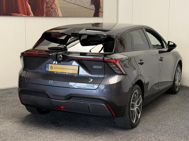 MG 4 MG4 ELECTRIC LUXURY LONG RANGE 204 PK 64 KWH FABRIEKGARANTIE TOT 3031 !!! NAVIGATIE ADAPTIVE CRUISE CONTROL APPLE CARPLAY/ANDROID 360 CAMERA STOEL EN STUURVERWARMING DODEHOEKSENSOREN RIJSTROOKSENSOREN KEYLESS GO ZEER MOOI !!