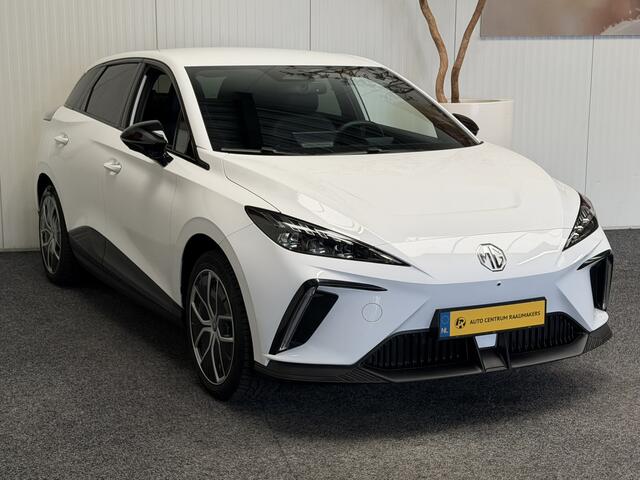 MG 4 MG4 ELECTRIC LUXURY LONG RANGE 204 PK 64 KWH FABRIEKGARANTIE TOT 2031 !!! NAVIGATIE ADAPTIVE CRUISE CONTROL APPLE CARPLAY/ANDROID 360 CAMERA STOEL EN STUURVERWARMING DODEHOEKSENSOREN RIJSTROOKSENSOREN KEYLESS GO ZEER MOOI !!