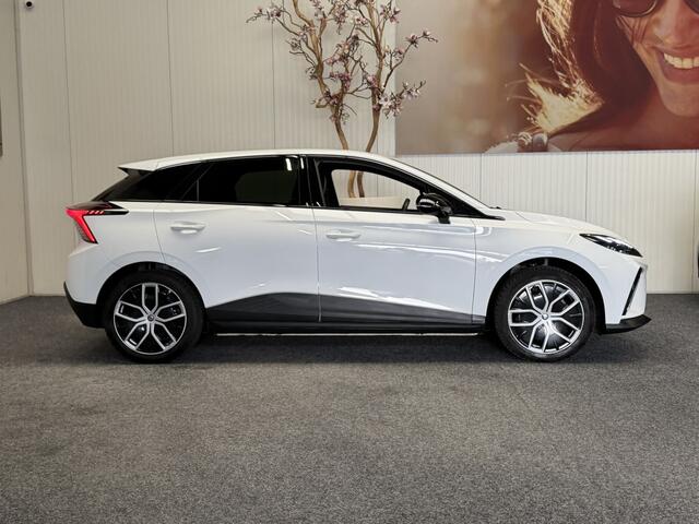 MG 4 MG4 ELECTRIC LUXURY LONG RANGE 204 PK 64 KWH FABRIEKGARANTIE TOT 2031 !!! NAVIGATIE ADAPTIVE CRUISE CONTROL APPLE CARPLAY/ANDROID 360 CAMERA STOEL EN STUURVERWARMING DODEHOEKSENSOREN RIJSTROOKSENSOREN KEYLESS GO ZEER MOOI !!
