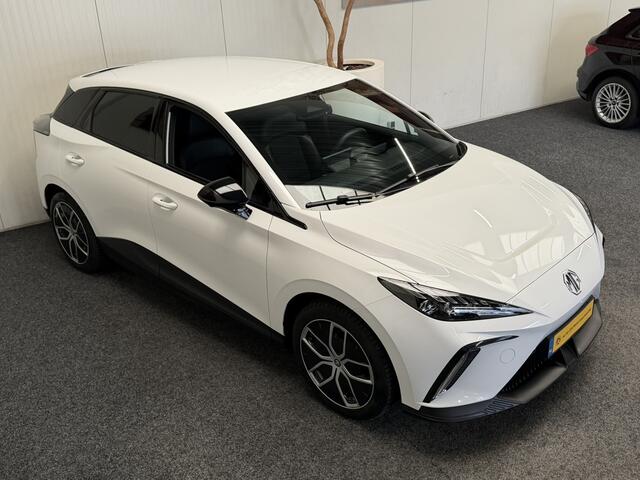 MG 4 MG4 ELECTRIC LUXURY LONG RANGE 204 PK 64 KWH FABRIEKGARANTIE TOT 2031 !!! NAVIGATIE ADAPTIVE CRUISE CONTROL APPLE CARPLAY/ANDROID 360 CAMERA STOEL EN STUURVERWARMING DODEHOEKSENSOREN RIJSTROOKSENSOREN KEYLESS GO ZEER MOOI !!