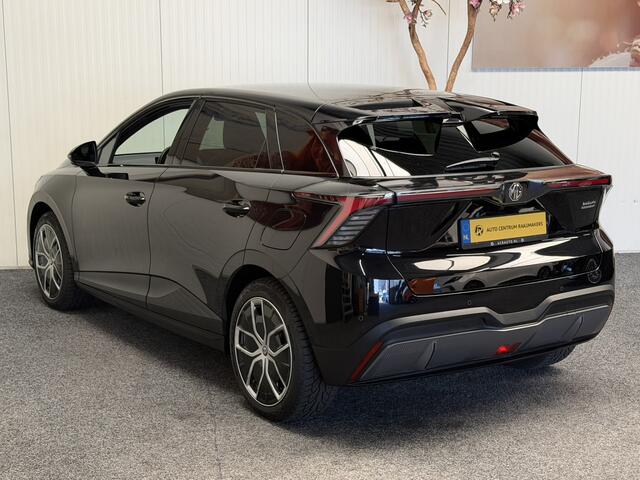MG 4 MG4 ELECTRIC LUXURY LONG RANGE 204 PK 64 KWH FABRIEKGARANTIE TOT 2031 !!! NAVIGATIE ADAPTIVE CRUISE CONTROL APPLE CARPLAY/ANDROID 360 CAMERA STOEL EN STUURVERWARMING DODEHOEKSENSOREN RIJSTROOKSENSOREN KEYLESS GO ZEER MOOI !!