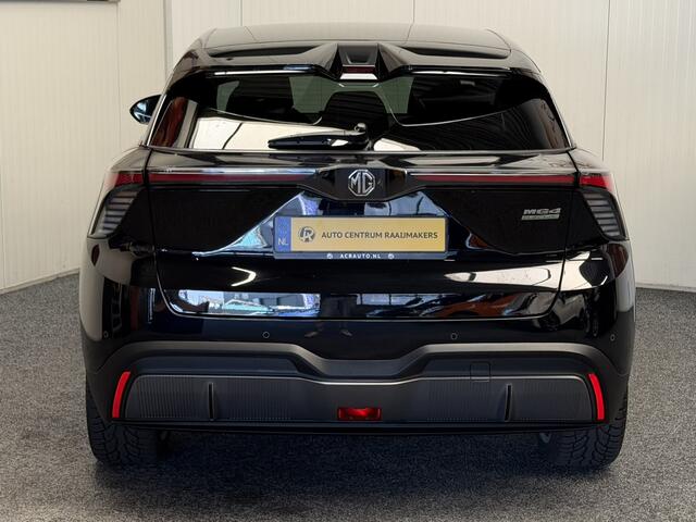 MG 4 MG4 ELECTRIC LUXURY LONG RANGE 204 PK 64 KWH FABRIEKGARANTIE TOT 2031 !!! NAVIGATIE ADAPTIVE CRUISE CONTROL APPLE CARPLAY/ANDROID 360 CAMERA STOEL EN STUURVERWARMING DODEHOEKSENSOREN RIJSTROOKSENSOREN KEYLESS GO ZEER MOOI !!