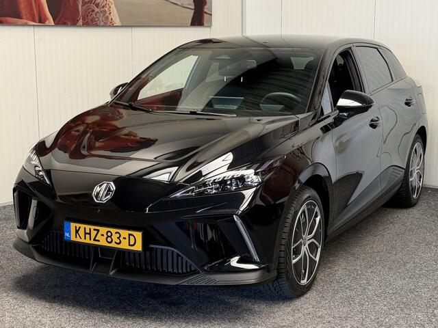 MG 4 MG4 ELECTRIC LUXURY LONG RANGE 204 PK 64 KWH FABRIEKGARANTIE TOT 2031 !!! NAVIGATIE ADAPTIVE CRUISE CONTROL APPLE CARPLAY/ANDROID 360 CAMERA STOEL EN STUURVERWARMING DODEHOEKSENSOREN RIJSTROOKSENSOREN KEYLESS GO ZEER MOOI !!