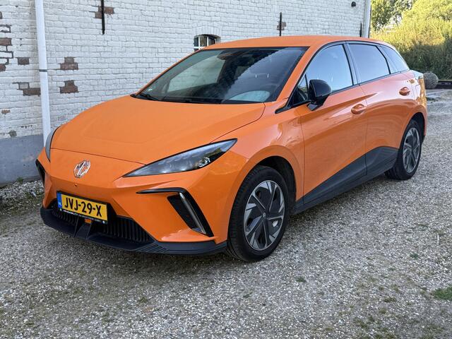 MG 4 MG4 Electric Luxury 64 kWh 204pk 450 KM RANGE