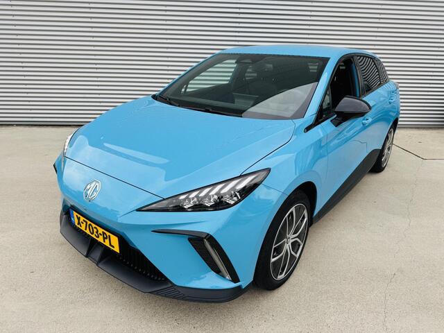MG 4 MG4 Electric Luxury 64 kWh Trekhaak | 360 Camera | circa 450km EVbereik | toe aan 4NW banden !!