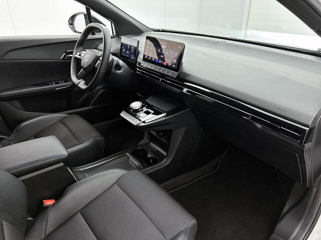 MG 4 MG4 Electric Luxury 64 kWh | NL auto | Trekhaak | 360 camera | dodehoek detectie | Elektrische bestuurdersstoel | Navigatie | Apple CarPlay/Android Auto | Cruise Control | Keyless Entry/Start |