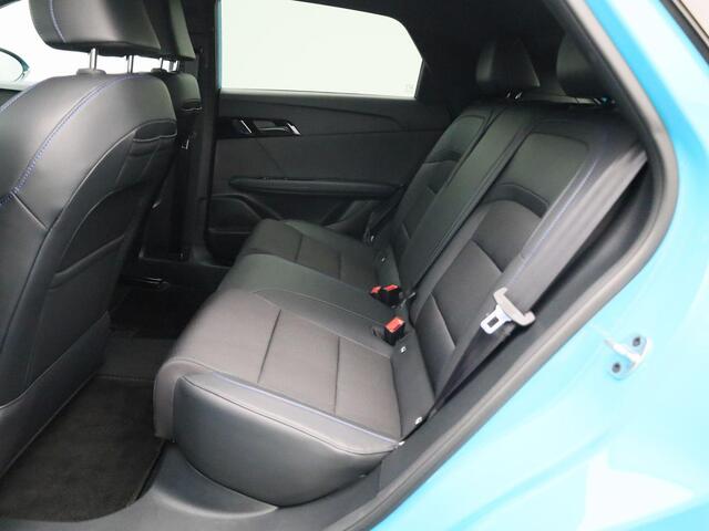MG 4 MG4 64 kWh 204Pk Luxury | Navigatie | Apple & Android Carplay | 360 Camera | Parkeersensoren Voor & Achter | Adaptieve Cruise Control | Keyless Entry | Climate Control | Privacy Glass | Elektrisch Bedienbare Bestuurdersstoel |