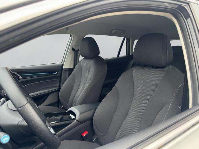 MG 5 MG5 Electric Long Range Comfort 61 kWh | Accu 98% | Parkeercamera | Apple Carplay | Prijs is rijklaar incl. garantie