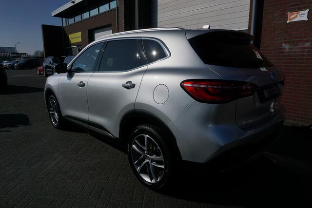 MG EHS PLUG IN HYBRIDE 1.5 TGDI Luxury 1500kg TREKGEWICHT - ADAPT. CRUISE - 360 CAMERA - APPLE / ANDROID - PANO SCHUIFKANTELDAK - STOELVERWARMING - LEDER - BLUETOOTH - NAVI