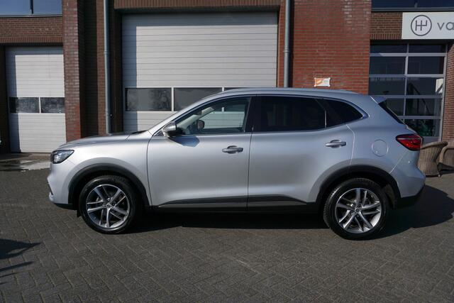 MG EHS PLUG IN HYBRIDE 1.5 TGDI Luxury 1500kg TREKGEWICHT - ADAPT. CRUISE - 360 CAMERA - APPLE / ANDROID - PANO SCHUIFKANTELDAK - STOELVERWARMING - LEDER - BLUETOOTH - NAVI