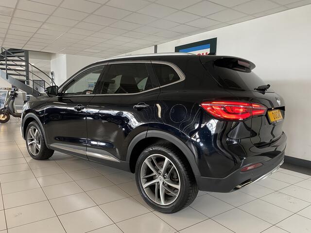 MG EHS 1.5 TGDI Luxury Panoramadak /