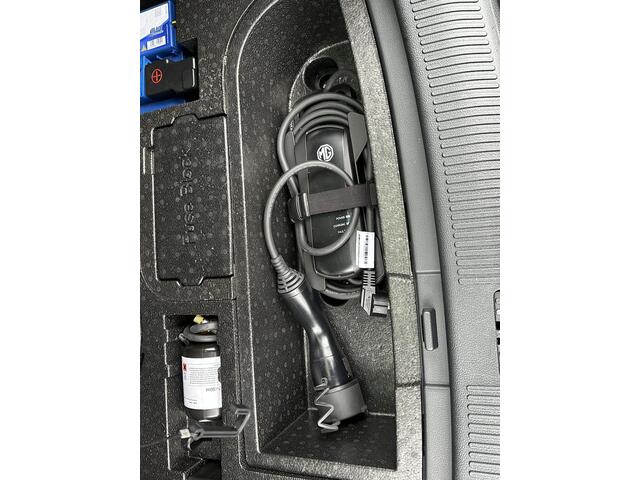 MG EHS 1.5 TGDI Luxury PHEV | RIJKLAARPRIJS LET OP HISTORIE NOG ACHTERHALEN. REEDS VOOR GEMAILD. | PHEV | MEGA COMPLEET! | COMPLETE HISTORIE AANWEZIG | FABRIEKSGARANTIE T/M 11-2030 | 52km WLTP ELECTR RIJBEREIK, TOTAAL RIJBEREIK TOT 1.000km!