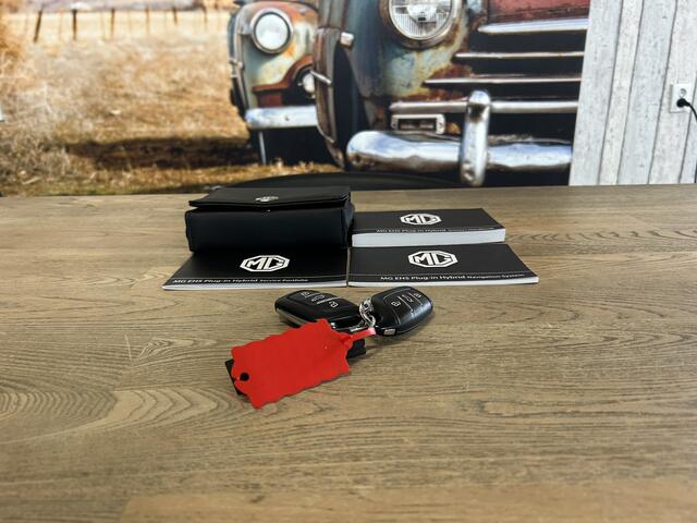 MG EHS 1.5 TGDI PHEV Luxury 1e EIGENAAR ADAPT CRUISE 360 CAMERA PANO DAK VIRTUAL COCKPIT LEER LED NAVI ECC