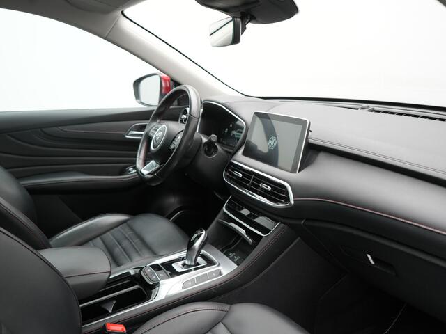 MG EHS 1.5 TGDI Luxury PHEV 258pk Dealer O.H | Trekhaak | Panodak | 360 Camera | Adaptive Cruise | Lederen Sportstoelen Verwarmd | Keyless | Pilot Assist | Blis | Apple Carplay | Virtual | Navigatie | DAB+ | Plug In Hybrid |