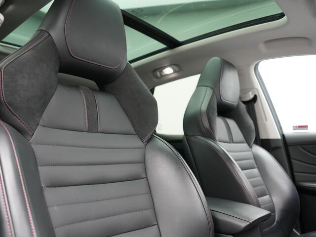 MG EHS 1.5 TGDI Luxury PHEV 259pk | Trekhaak | Panodak | Adaptive Cruise | 360 Camera | Lederen Sportstoelen Verwarmd | Keyless | Blis | LED Koplampen | Apple Carplay | Plug In Hybrid |