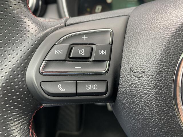 MG MG HS PHEV 1.5 Luxury, Schuifkanteldak ,App Connect ,