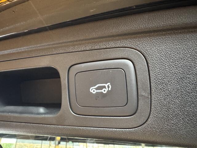 MG MG HS PHEV 1.5 Luxury Navigatie Volleder interieur 19 LMV treeplanken volledig nieuwe auto