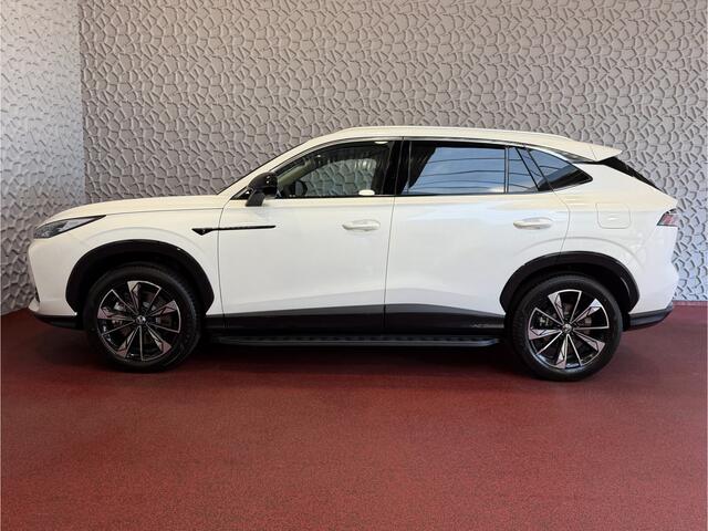 MG MG HS PHEV 1.5 TGDI LUXURY PHEV PLUG-IN HYBRIDE | LEER | 272PK NIEUWE AUTO | >1.000 KM TOTAAL BEREIK | 360° CAMERA | ELEKTRISCHE ACHTERKLEP | STOEL/STUUR. VERWARMING | FULL LED | ELEKTRISCHE S