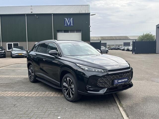 MG MG HS PHEV 1.5 Luxury PLUG-IN HYBRIDE | 272 PK | NIEUWE AUTO | >1.000 KM TOTAAL BEREIK | 1E REGISTRATIE 03-2026 | 360° CAMERA | ELEKTRISCHE ACHTERKLEP | 7 JAAR MG GARANTIE T/M 2033 | APPLE CARPLAY | ANDROID AUTO | STOELVERWARMING | FULL LED | ELEKTRISCHE STOELEN
