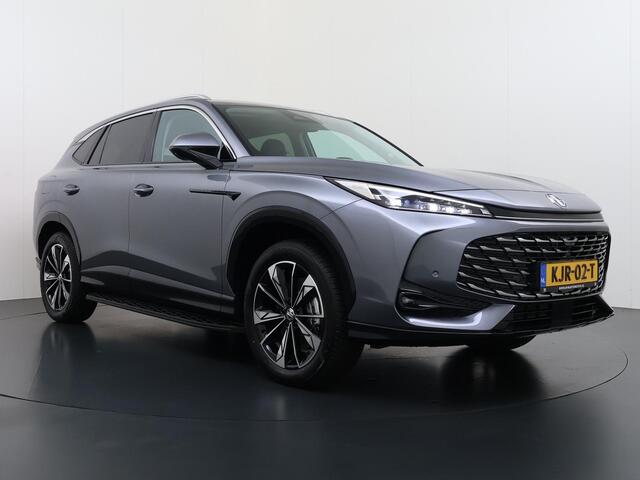 MG MG HS PHEV 1.5 Luxury VAN: € 39.900- VOOR: € 33.330,- UW HERFSTVOORDEEL: € 6.470| PLUG-IN HYBRIDE | 272 PK | NIEUWE AUTO | >1.000 KM TOTAAL BEREIK | 1E REGISTRATIE 03-2026 | 360° CAMERA | ELEKTRISCHE ACHTERKLEP | 7 JAAR MG GARANTIE T/M 2033 | APPLE CARPLAY | ANDROID AUTO | S