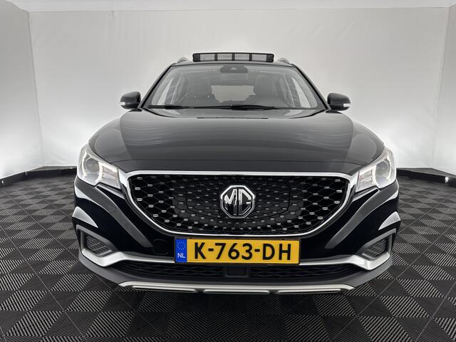 MG ZS EV Luxury 45 kWh (INCL-BTW) *PANO | FULL-LEATHER | CCS-FASTLOADER | KEYLESS | NAVI-FULLMAP | ADAPTIVE-CRUISE | CAMERA | HEATED-SPORTSEATS | CARPLAY | BLINDSPOT | DAB | LANE-ASSIST | 17"ALU*