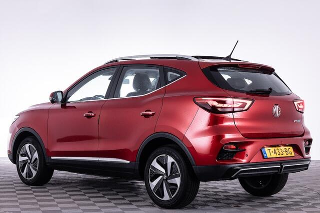MG ZS EV Long Range Luxury 70 kWh | PANORAMADAK | LEDER ? 1e Eigenaar