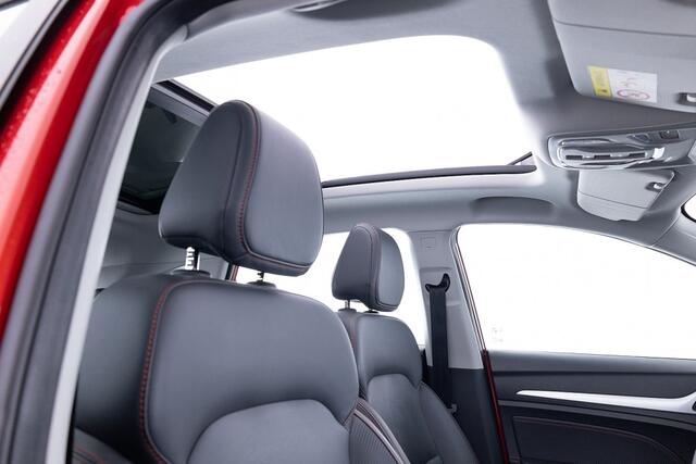 MG ZS EV Long Range Luxury 70 kWh | PANORAMADAK | LEDER ? 1e Eigenaar