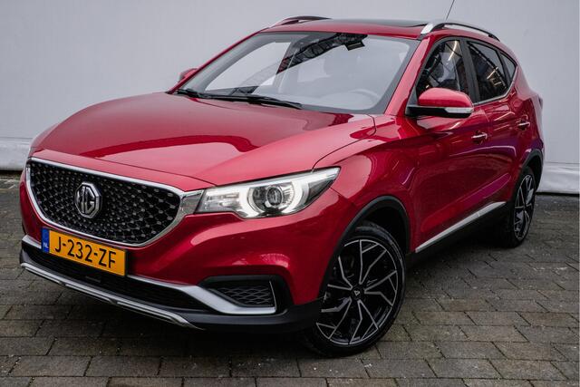 MG ZS MG EV Luxury 45 kWh Panoramadak/ Leer/ 18" Lmv/ Stoelverwarming/ Adapt. cruise/ Camera/ Carplay