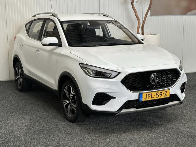 MG ZS 1.5 APPLE CARPLAY NAVIGATIE BLUETOOTH LED VERLICHTING LM VELGEN 17 INCH PARKEERSENSOREN ACHTER ZEER NETTE STAAT