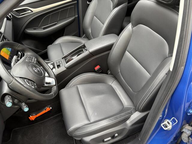 MG ZS MG EV Luxury 45 kWh / AUTOMAAT / PANORAMADAK / NAVI / 96dkm! NAP!