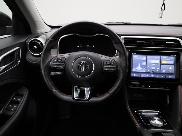 MG ZS Standard Range 51 kWh Comfort Climate Control / ECC | Cruise control Standaard | Navigatie | Stoelverwarming | LED koplampen | Park Distance Control achter | Achteruitrijcamera | Dakrailing |