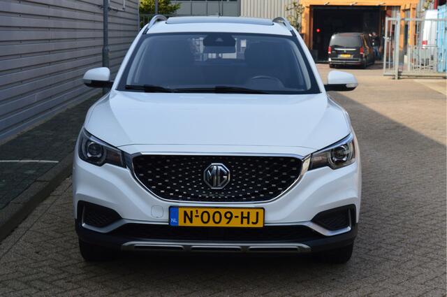 MG ZS MG EV Luxury 45 kWh O.a: SOH 90.5, Pano, PDC, Leder, Airco, Carplay, Etc. All-in prijs!