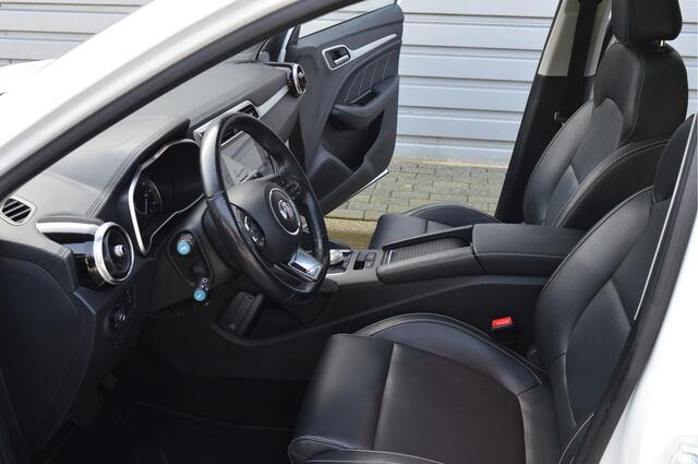 MG ZS MG EV Luxury 45 kWh O.a: SOH 90.5, Pano, PDC, Leder, Airco, Carplay, Etc. All-in prijs!