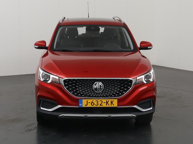MG ZS MG EV Luxury 45 kWh | LED | Lederen Interieur | Navigatie | Apple Carplay/Android Auto | Camera | Stoelverwarming | Panoramadak | Adaptieve Cruise Control | Dodehoek detectie |