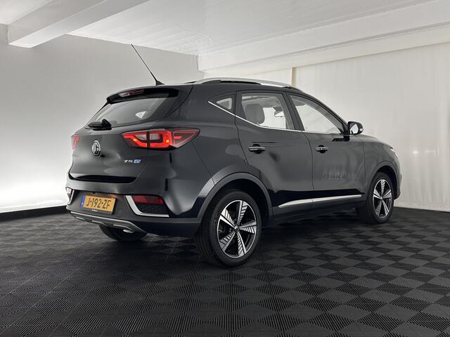 MG ZS EV Luxury 45 kWh {SOH-90%} (INCL-BTW) Aut. *PANO | LEATHER | CCS-FASTLOADER | KEYLESS | NAVI-FULLMAP | ADAPTIVE-CRUISE | CAMERA | HEATED-SPORTSEATS | CARPLAY | BLINDSPOT | DAB | LANE-ASSIST | 17''ALU*