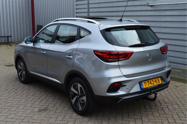 MG ZS MG EV EV Long Range Luxury 70 kWh O.a: Afn. Haak, Clima, Pano, PDC, Camera, Cruise, Etc. All-in prijs!
