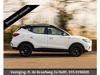 mg-zs-mg-ev-luxury-45-kwh-dual-tone