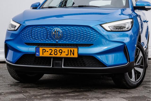 MG ZS EV Standard Range Luxury 50 kWh SOH 91% Panoramdak/ Leer/ 17" Lmv/ Stoelverwarming/ Adapt. cruise/ Camera/ Carplay