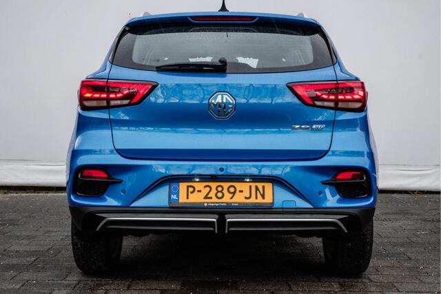 MG ZS EV Standard Range Luxury 50 kWh SOH 91% Panoramdak/ Leer/ 17" Lmv/ Stoelverwarming/ Adapt. cruise/ Camera/ Carplay