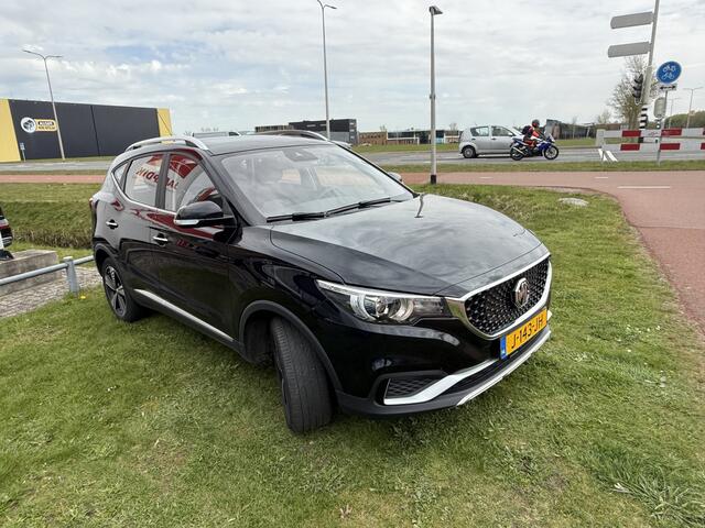 MG ZS MG BWJ 2020 EV 143 PK Luxury 45 kWh AUTOMAAT | NET BINNEN! | SCHUIF PANO | LEDER | STOELVERW. | ELEKTR. STOEL | CAMERA | CARPLAY & ANDROID