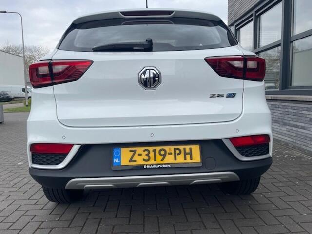 MG ZS EV Luxury 45kWh