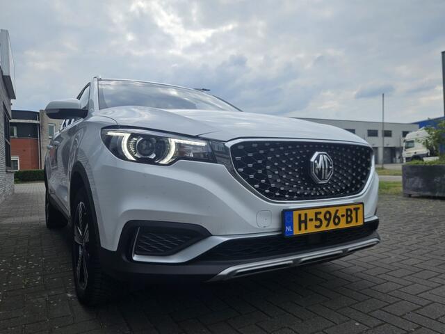 MG ZS Luxe 45 kWh