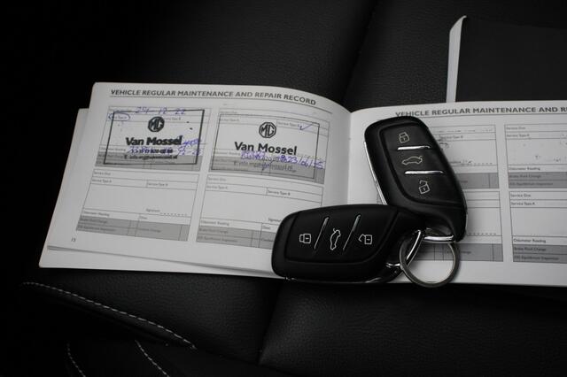MG ZS Luxury 45 kWh - Carplay, Panorama, Leer, Camera, Stoelverw.