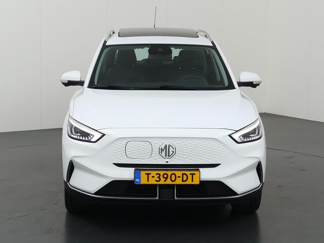 MG ZS MG EV EV Long Range Luxury 70 kWh | Trekhaak | Panoramadak | 360° Camera | Cruise Control Adaptief | Lederen Interieur | Stoel/Stuurverwarming | Keyless Entry/Go | Navigatie |