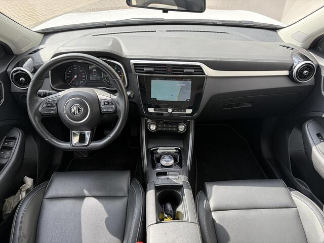 MG ZS MG EV Luxury 45 kWh / SOH 90,99% / Afneembare trekhaak / Schuif-kanteldak / Adaptieve cruise control / Achteruitrijcamera / Apple Carplay/Android Auto