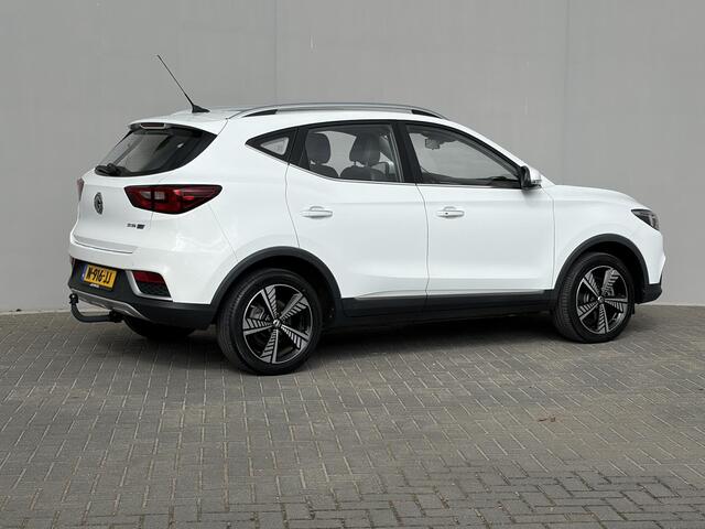 MG ZS MG EV Luxury 45 kWh / SOH 90,99% / Afneembare trekhaak / Schuif-kanteldak / Adaptieve cruise control / Achteruitrijcamera / Apple Carplay/Android Auto
