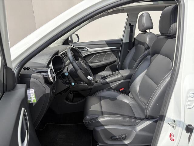MG ZS MG EV Luxury 45 kWh / SOH 90,99% / Afneembare trekhaak / Schuif-kanteldak / Adaptieve cruise control / Achteruitrijcamera / Apple Carplay/Android Auto