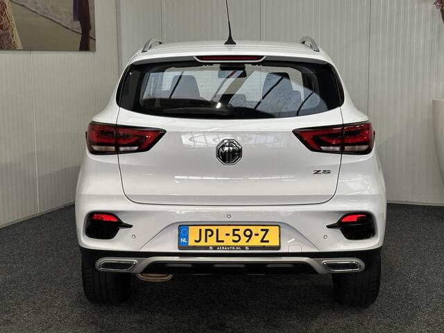 MG ZS 106 PK 1.5 APPLE CARPLAY/ANDROID NAVIGATIE BLUETOOTH LED VERLICHTING 17" LM VELGEN PARKEERSENSOREN ACHTER ZEER NETTE STAAT !!