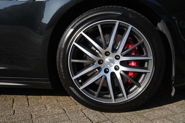 Maserati GHIBLI S Q4 Nero Ribelle 19" | Camera | Nieuwe remschijven